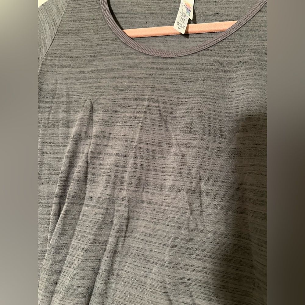 NWT Lularoe Classic Tee - Picture 3 of 4